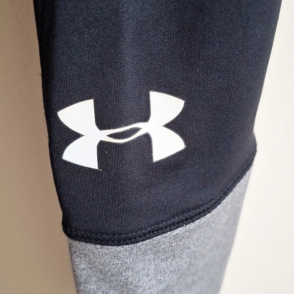 Under Armour Black and Gray Girls Leggings size Large